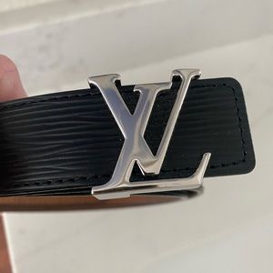 Louis Vuitton 30 Epi Noir leather belt—like new
